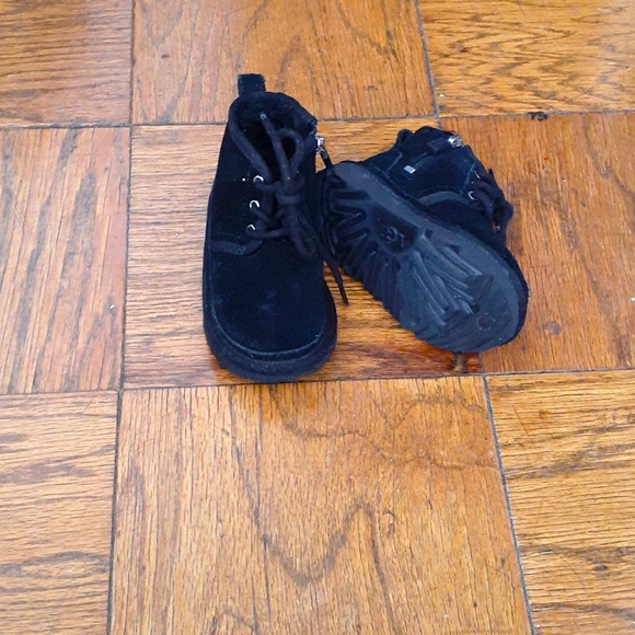 Ugg Boots - Picture 2 of 4